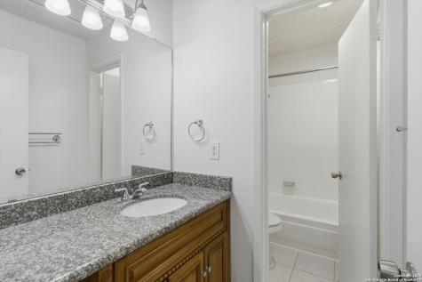 7322 Oak Manor #19 San Antonio TX 78229