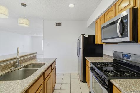 7322 Oak Manor #19 San Antonio TX 78229