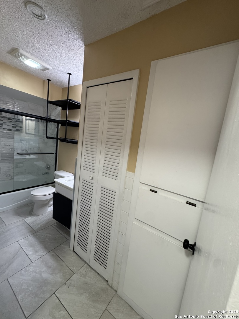 923 Vance Jackson San Antonio TX 78201