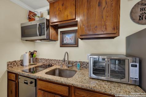1603 Parkview Canyon Lake TX 78133