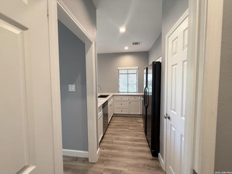 8 Chapel Hill Circle San Antonio TX 78240