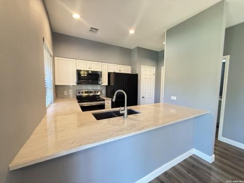 8 Chapel Hill Circle San Antonio TX 78240