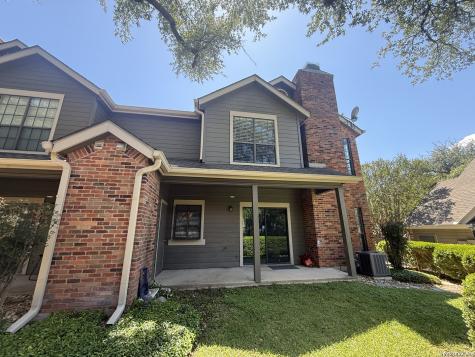 8 Chapel Hill Circle San Antonio TX 78240