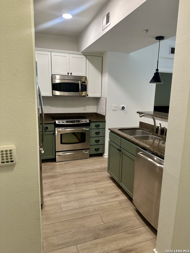 7342 Oak Manor Drive San Antonio TX 78229