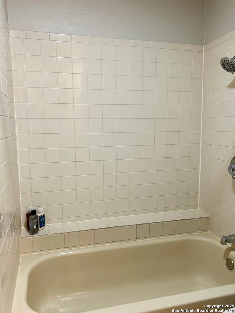 11843 Braesview San Antonio TX 78213