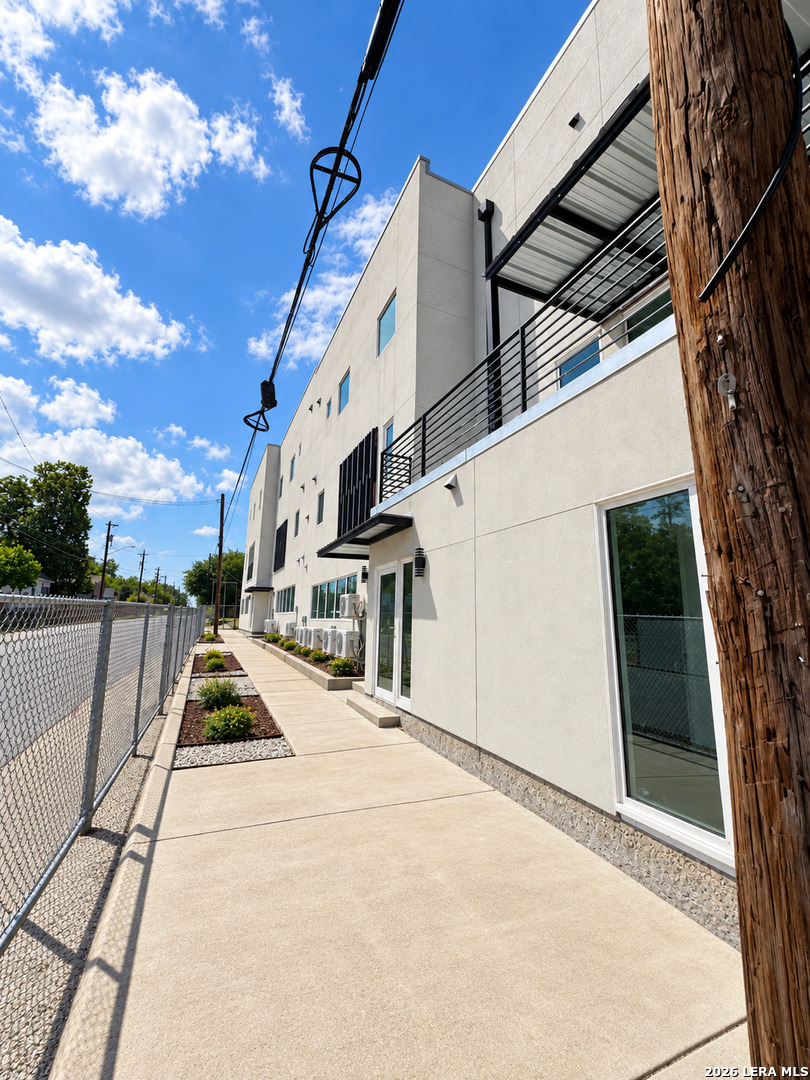 2619 S Flores Street San Antonio TX 78204