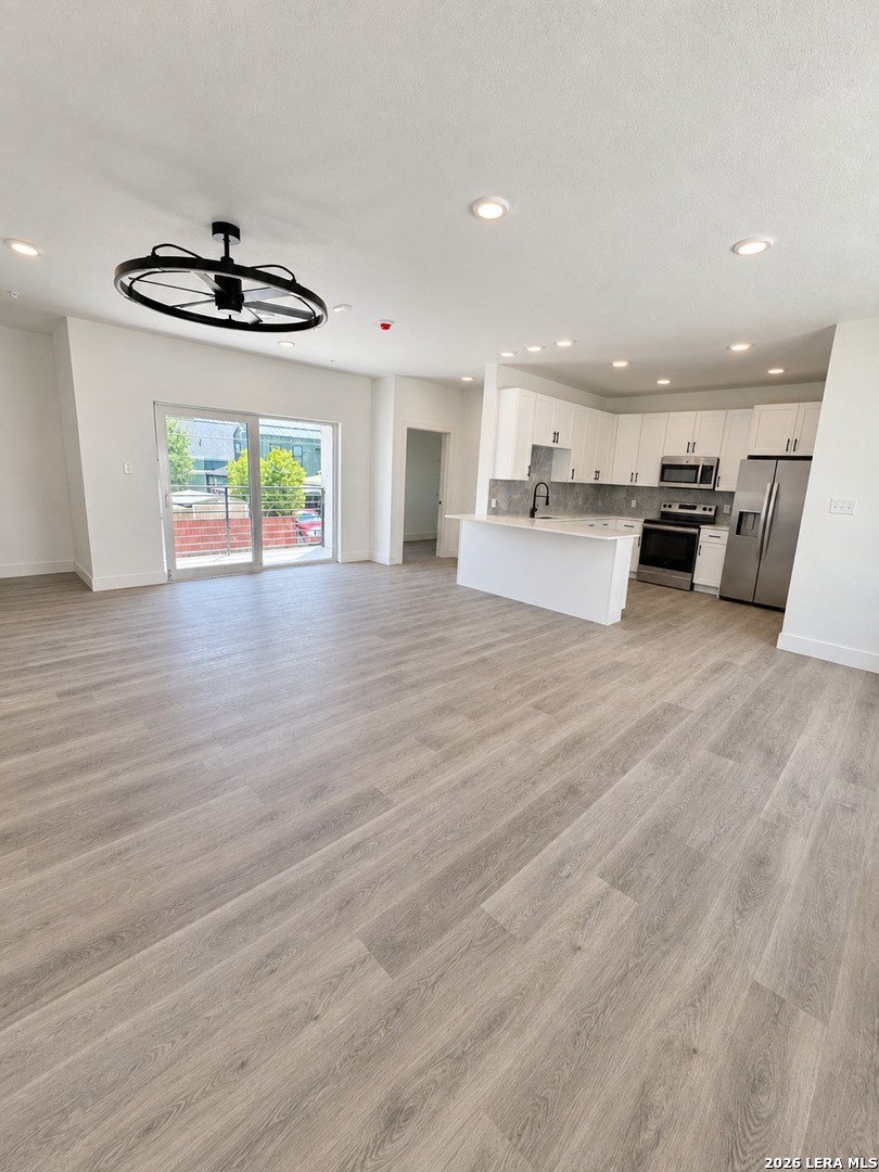 2619 S Flores Street San Antonio TX 78204