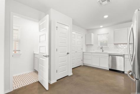 631 E Carolina San Antonio TX 78210
