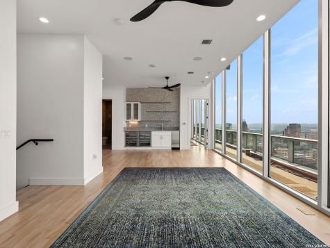 610 E Market San Antonio TX 78205