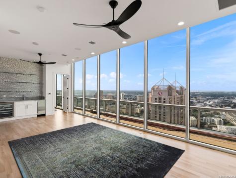 610 E Market San Antonio TX 78205