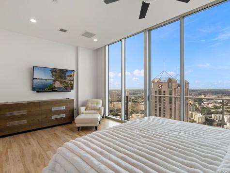 610 E Market San Antonio TX 78205