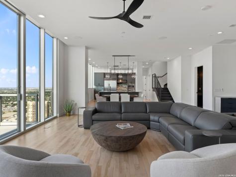 610 E Market San Antonio TX 78205