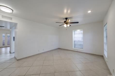 122 E Terra Alta San Antonio TX 78209