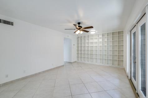 122 E Terra Alta San Antonio TX 78209