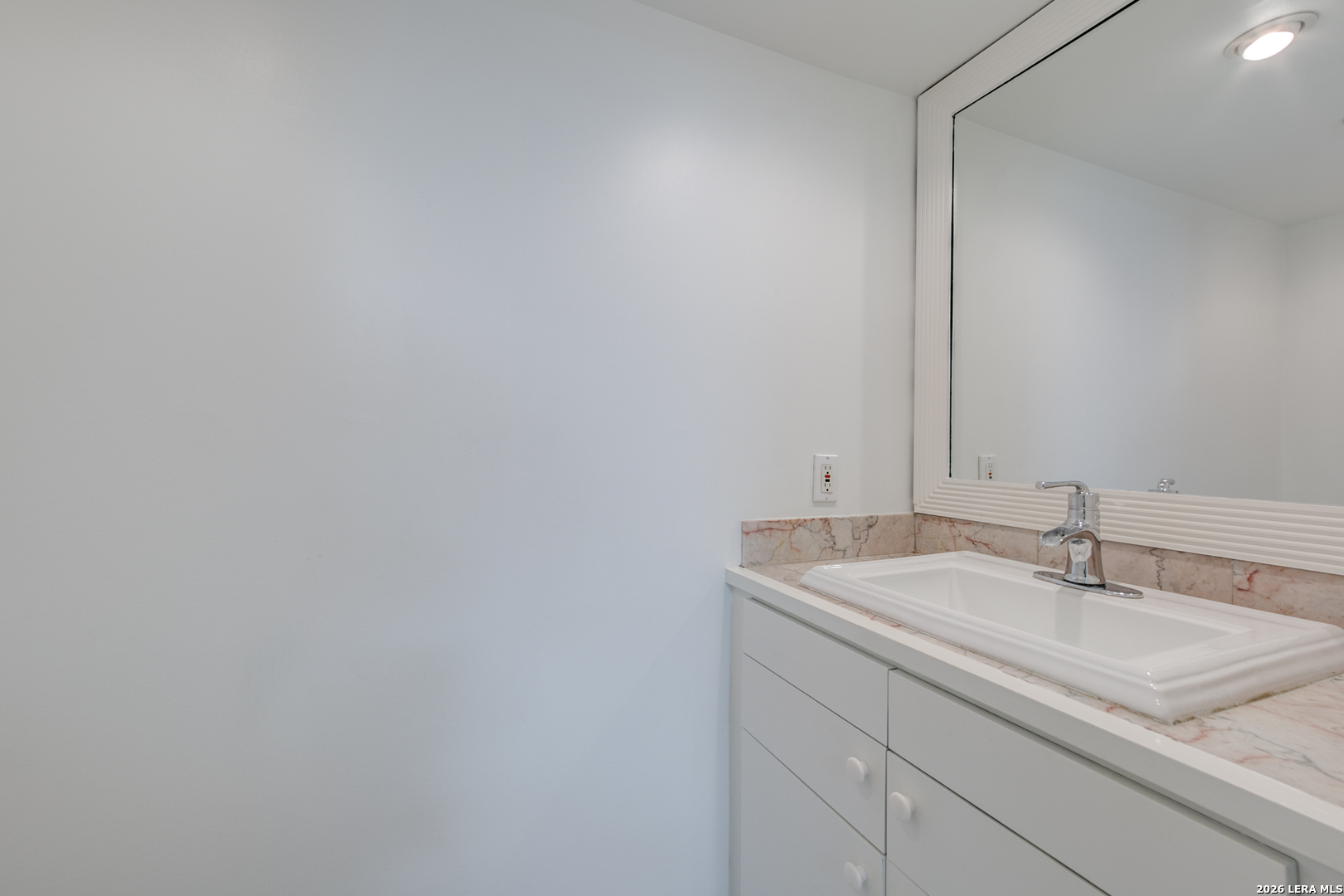 122 E Terra Alta San Antonio TX 78209