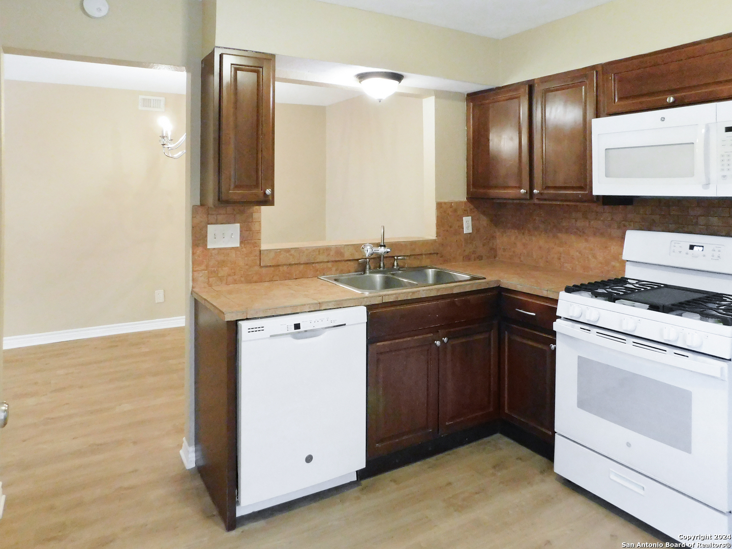 8038 Broadway San Antonio TX 78209