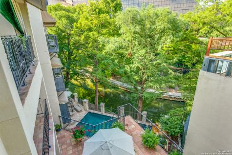 1022 Navarro San Antonio TX 78205