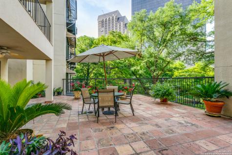1022 Navarro San Antonio TX 78205