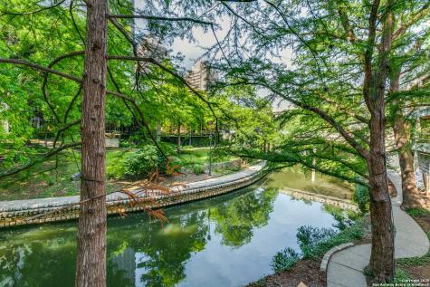 1022 Navarro San Antonio TX 78205