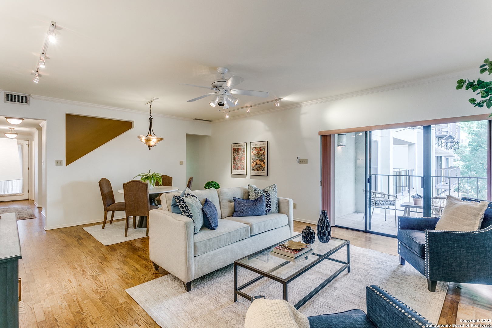 1022 Navarro San Antonio TX 78205