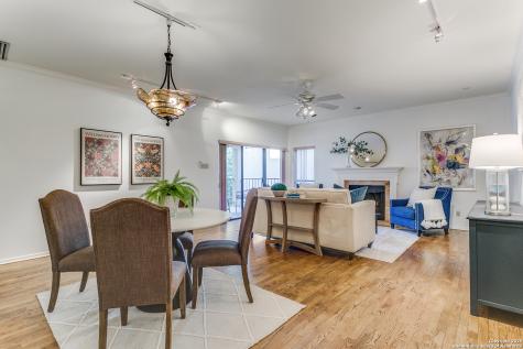 1022 Navarro San Antonio TX 78205