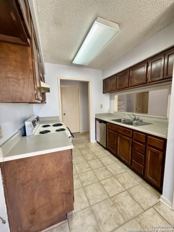 2255 Thousand Oaks San Antonio TX 78232