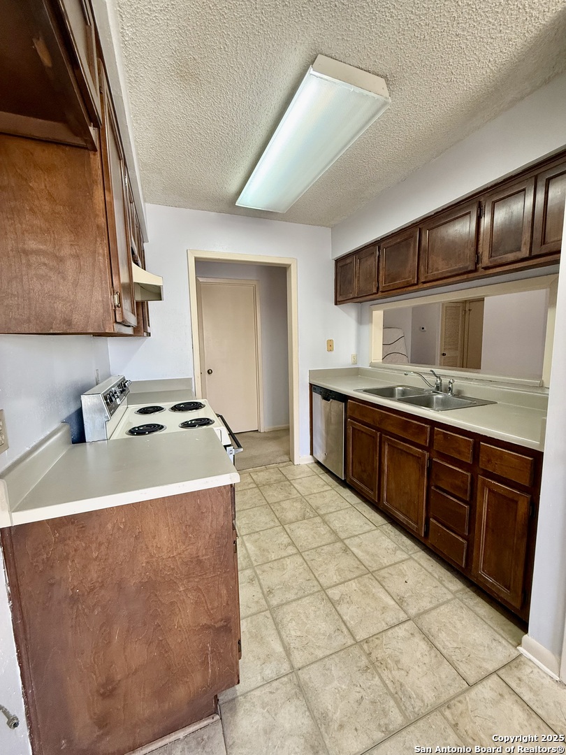 2255 Thousand Oaks San Antonio TX 78232