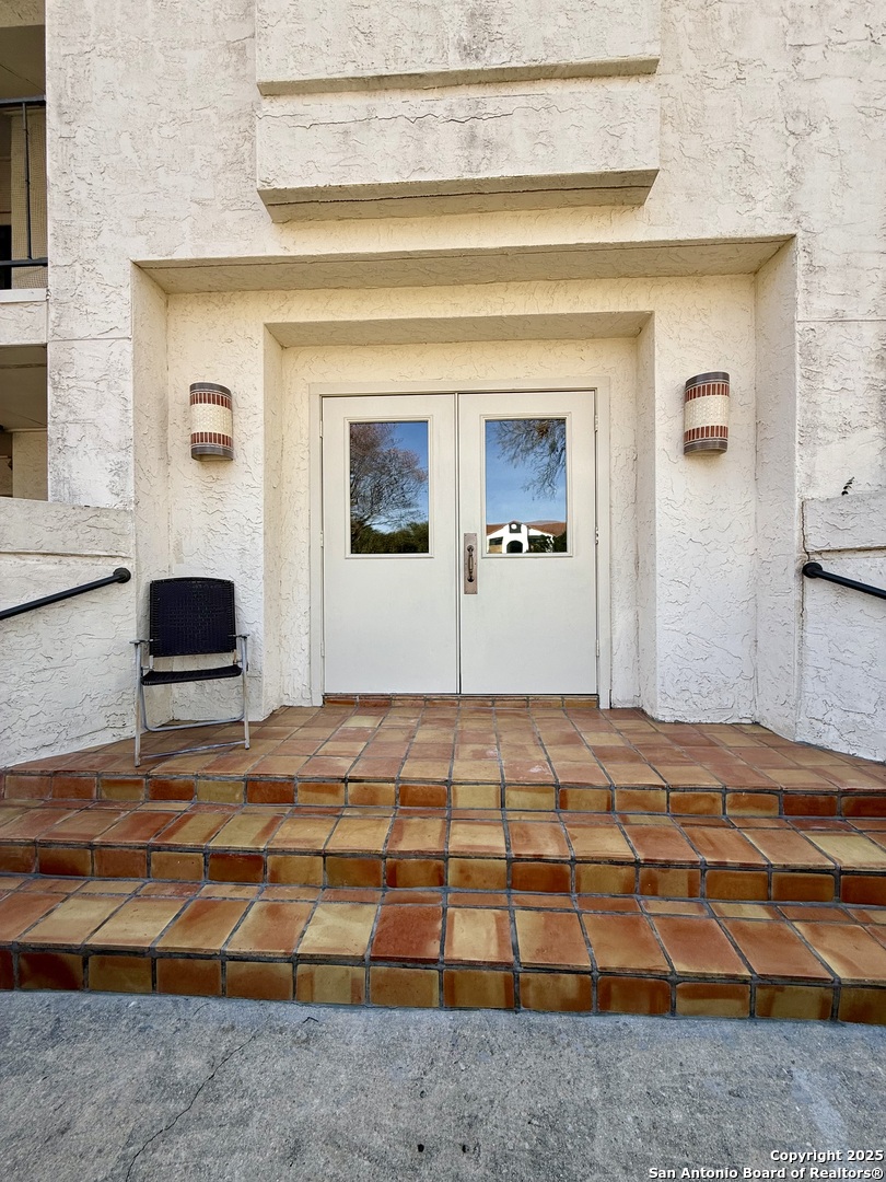 2255 Thousand Oaks San Antonio TX 78232