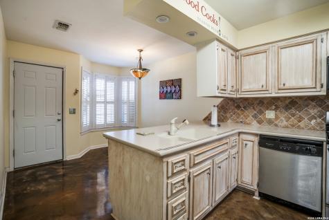 5359 Fredericksburg San Antonio TX 78229