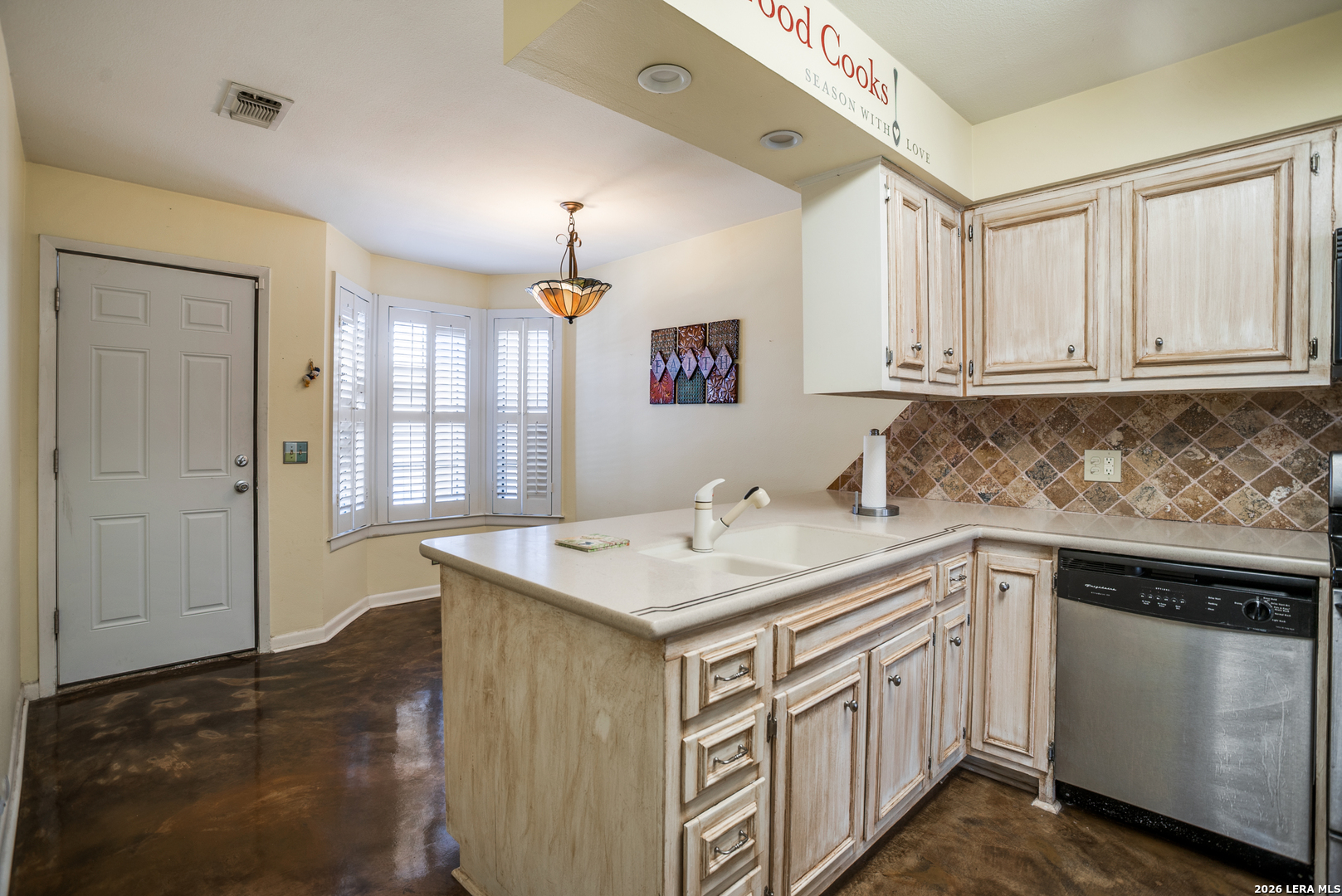 5359 Fredericksburg San Antonio TX 78229