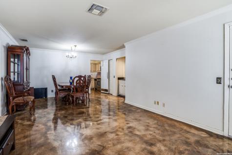 5359 Fredericksburg San Antonio TX 78229