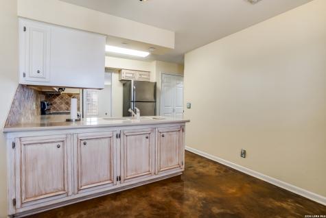 5359 Fredericksburg San Antonio TX 78229