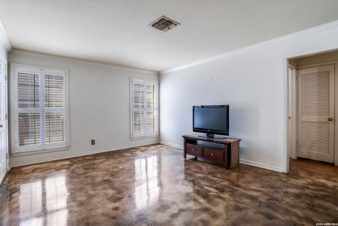 5359 Fredericksburg San Antonio TX 78229