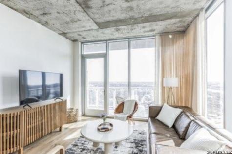 48 East Avenue Austin TX 78701