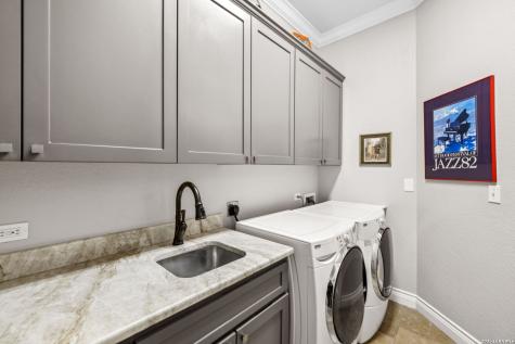 230 Dwyer Avenue San Antonio TX 78204