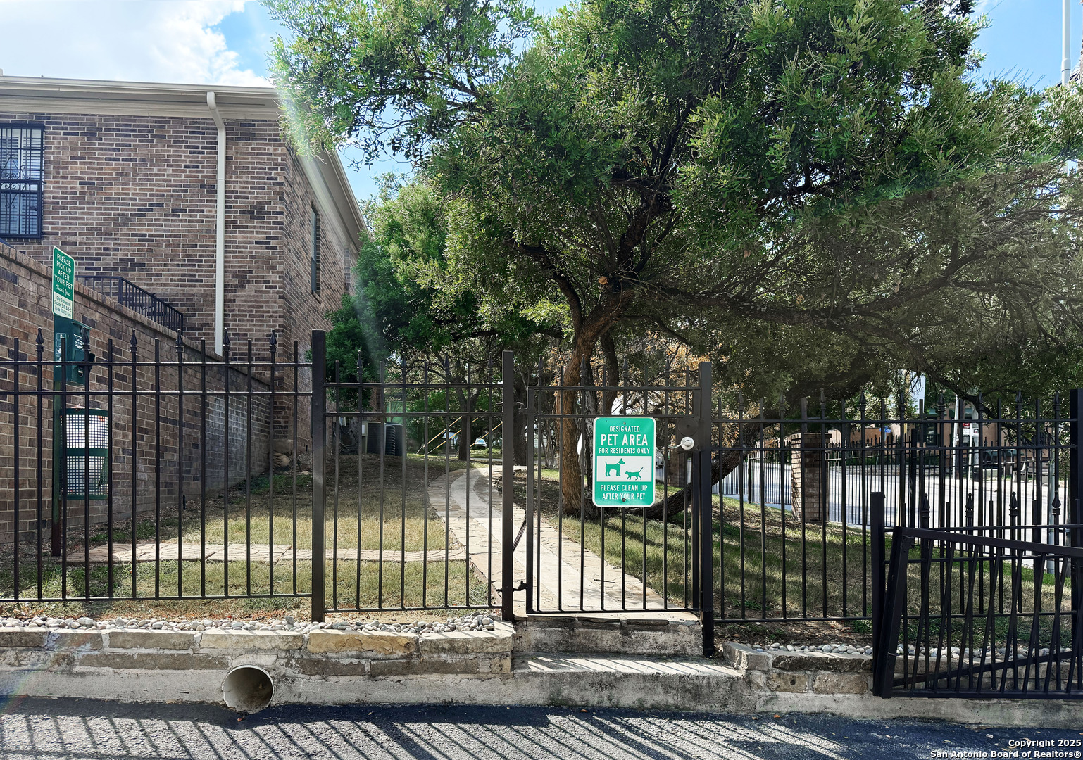 7930 Broadway San Antonio TX 78209