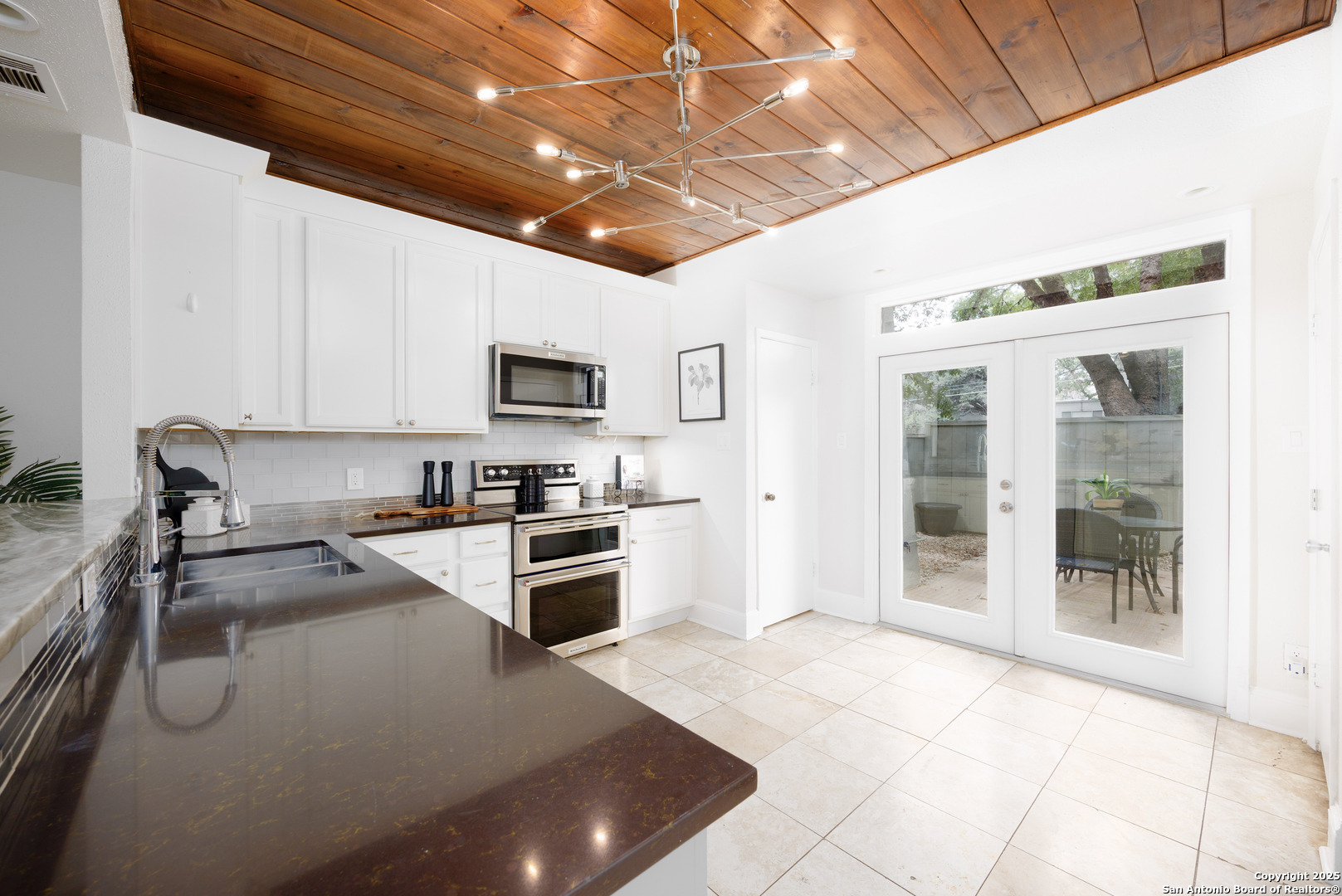 3102 Eisenhauer San Antonio TX 78209