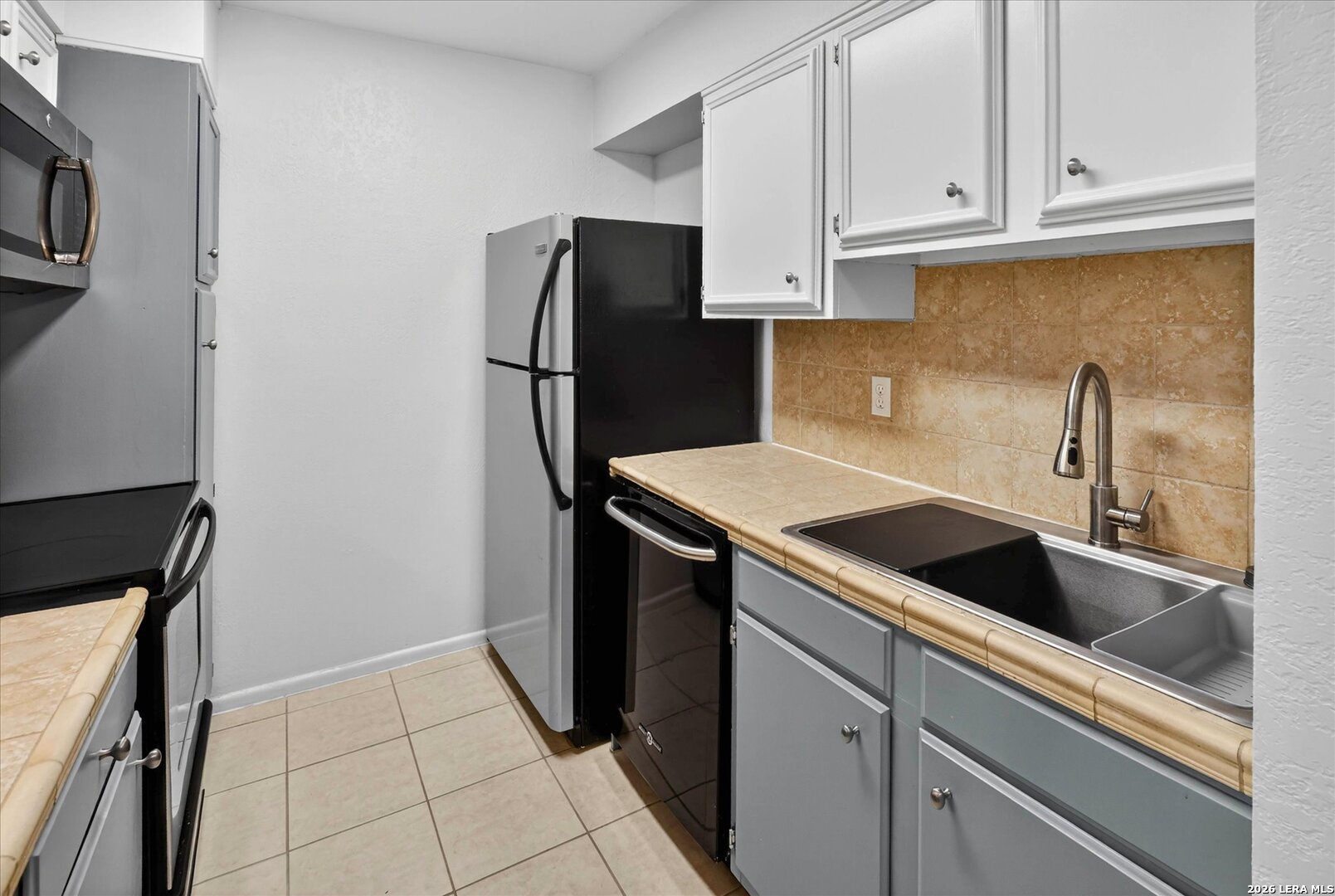 8702 Village Drive San Antonio TX 78217