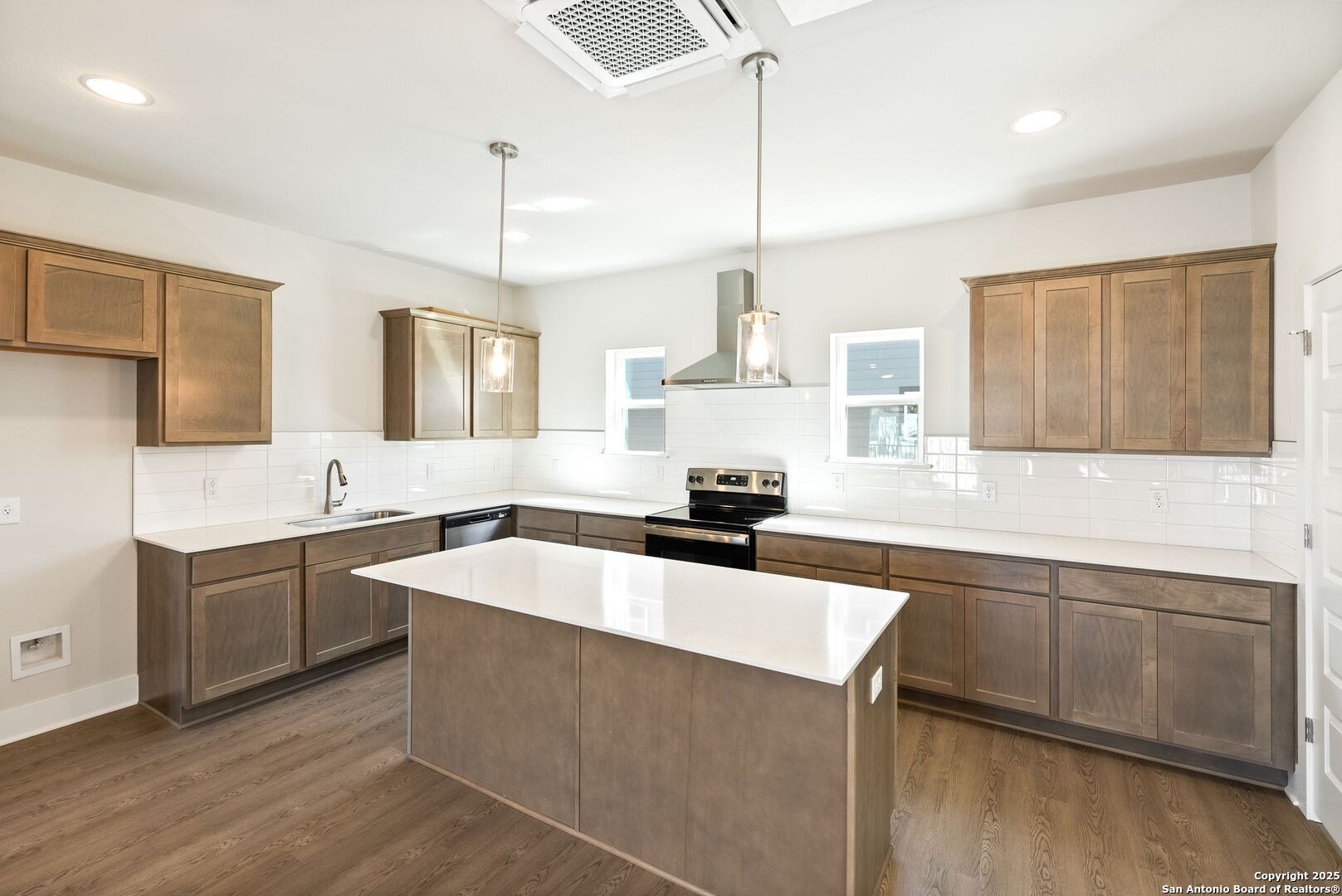 419 Ira #2101 San Antonio TX 78209