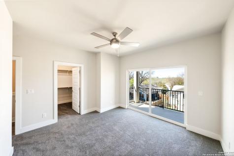 419 Ira #2101 San Antonio TX 78209