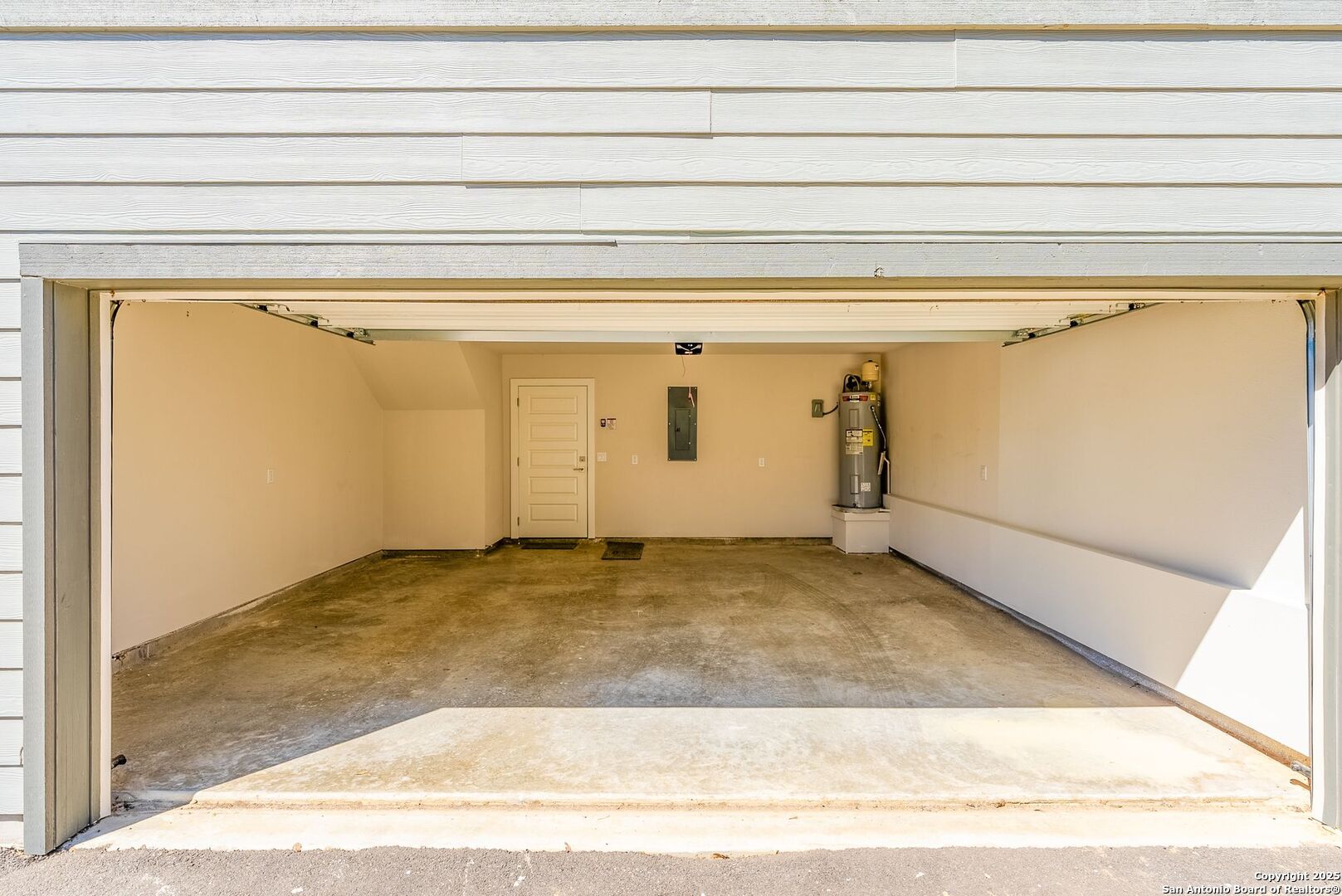 419 Ira #2101 San Antonio TX 78209