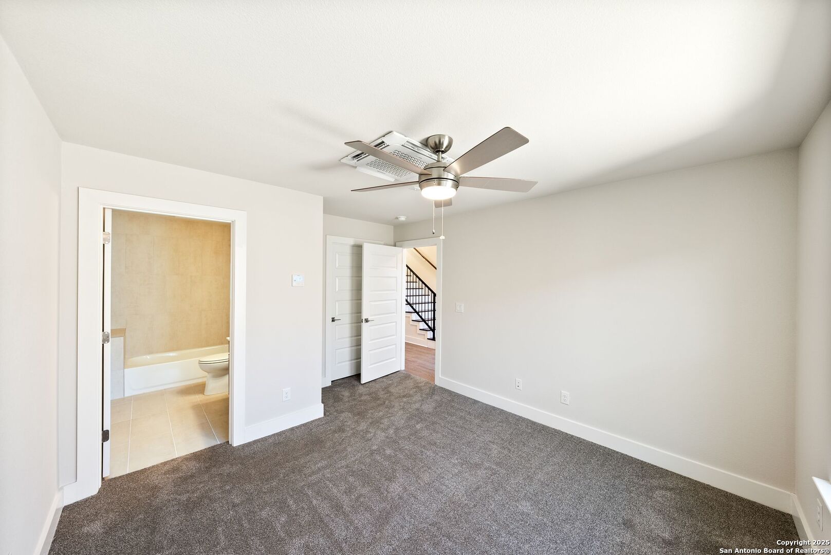 419 Ira #2101 San Antonio TX 78209
