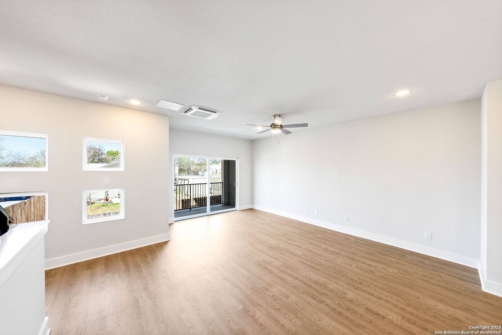 419 Ira #2101 San Antonio TX 78209