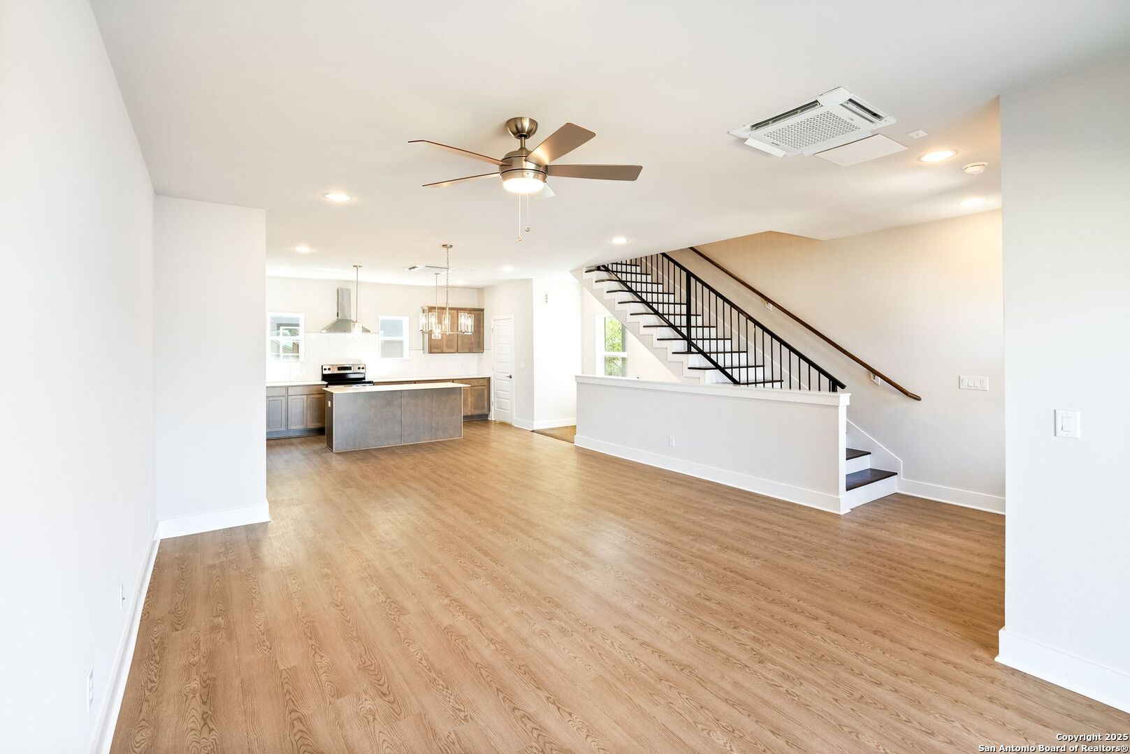 419 Ira #2101 San Antonio TX 78209