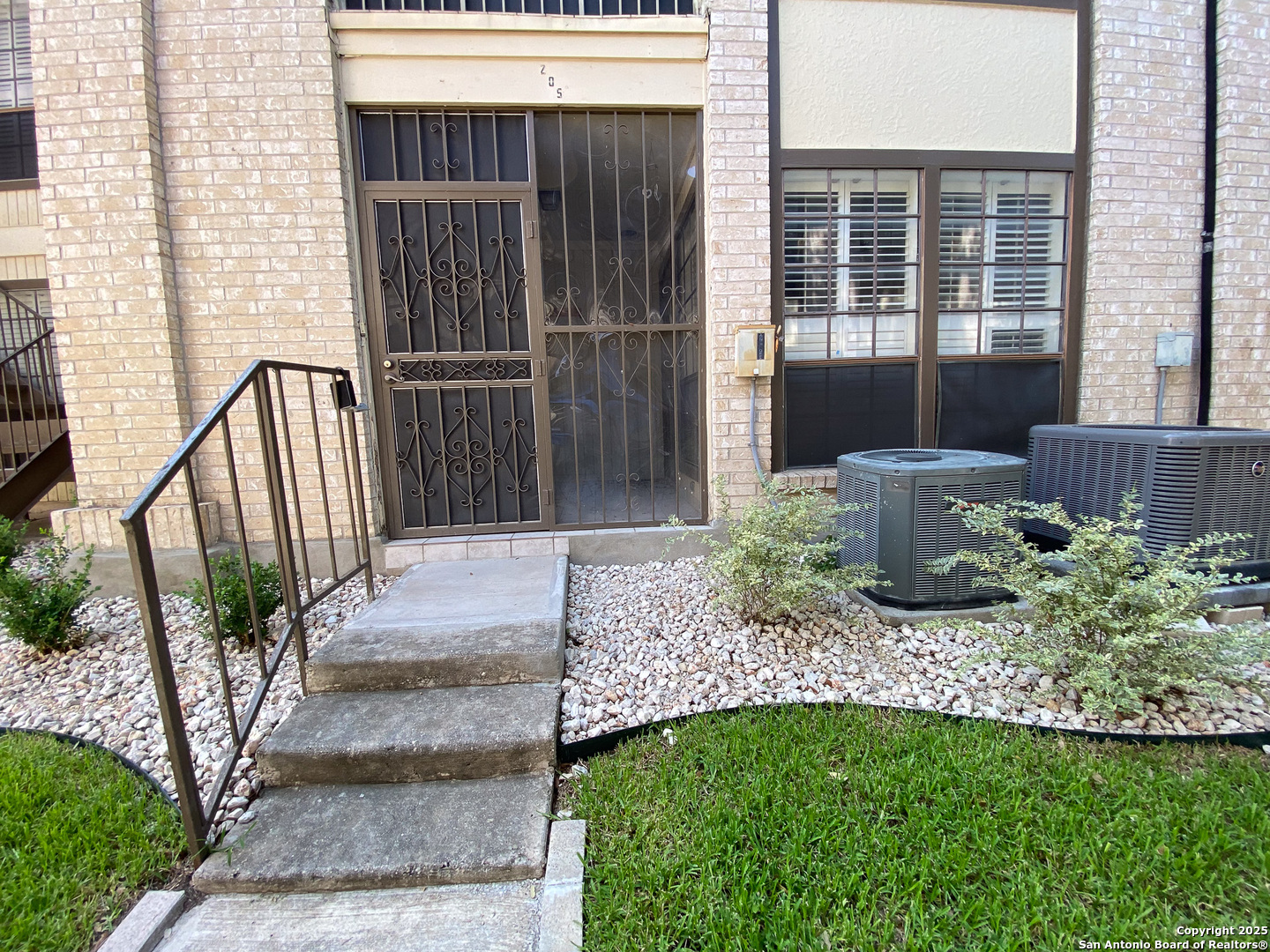 165 W Rampart San Antonio TX 78216
