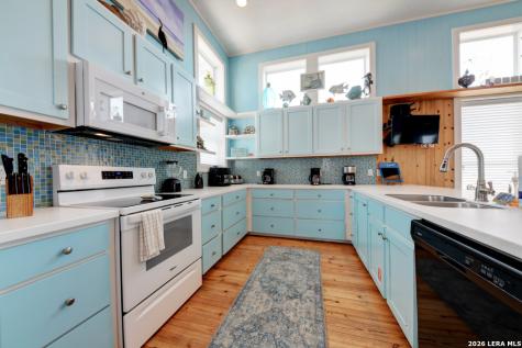 2525 S 11th Port Aransas TX 78373