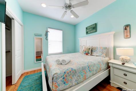 2525 S 11th Port Aransas TX 78373