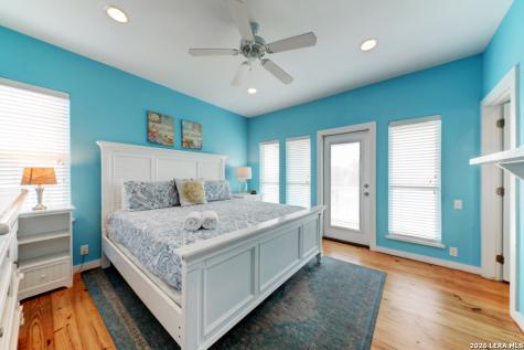 2525 S 11th Port Aransas TX 78373