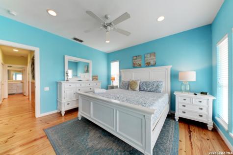 2525 S 11th Port Aransas TX 78373