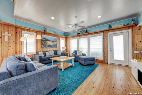 2525 S 11th Port Aransas TX 78373